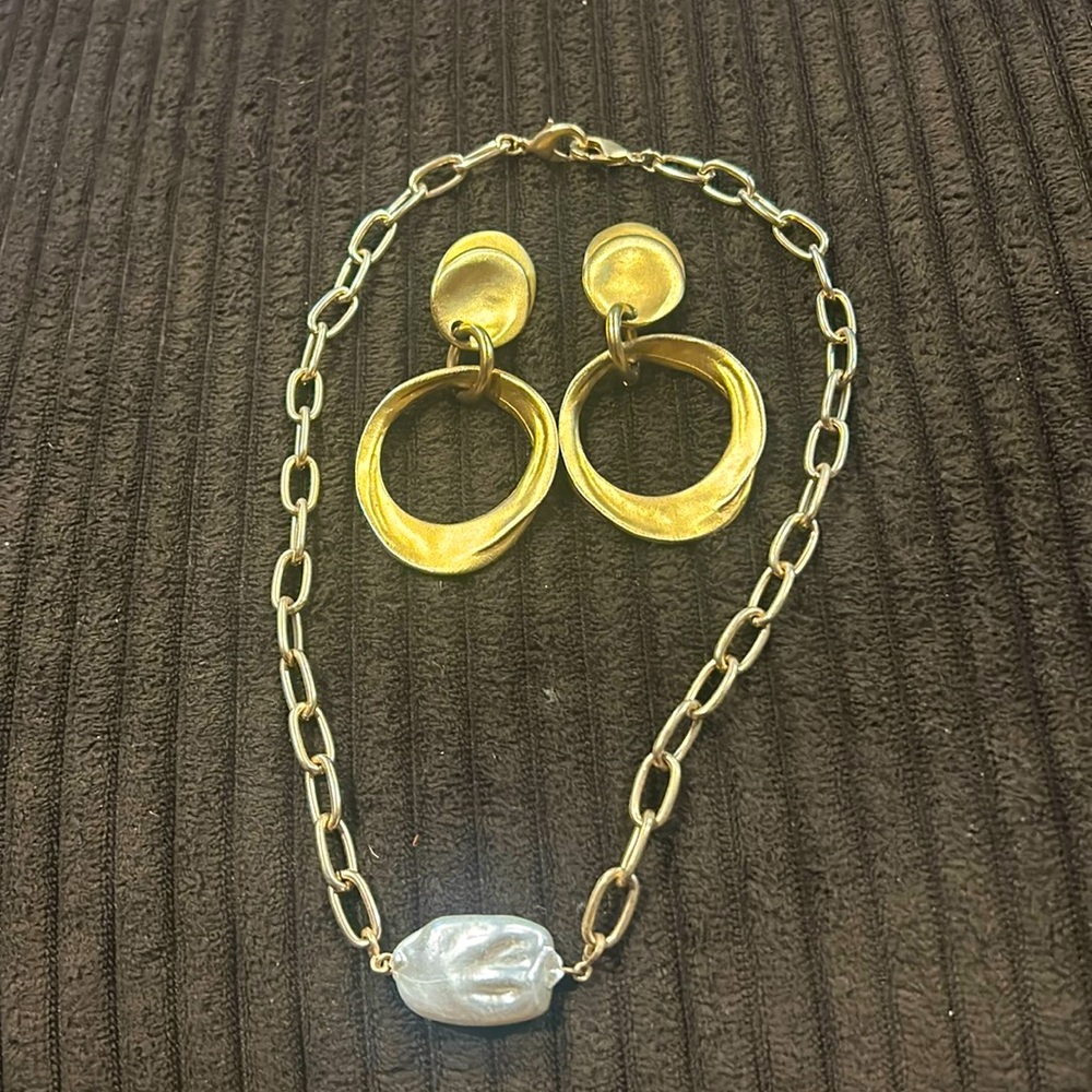 Vintage Matte Gold Clip drop earrings and Pearl Necklace Set